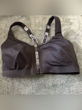 Victoria Sport Black High-Support Wireless Sports Bra